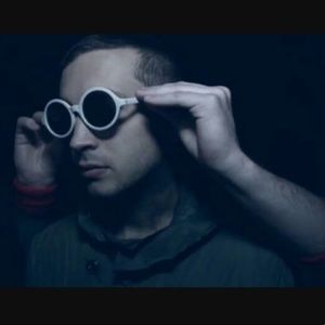 Twenty one pilots glasses!